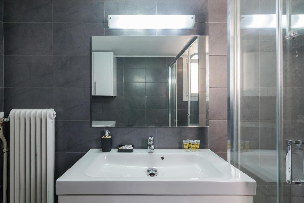 Spacious And Modern Flat For 4 Atina Dış mekan fotoğraf