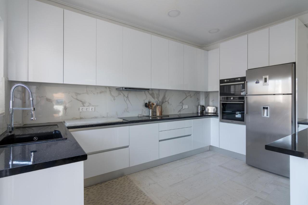 Spacious And Modern Flat For 4 Atina Dış mekan fotoğraf